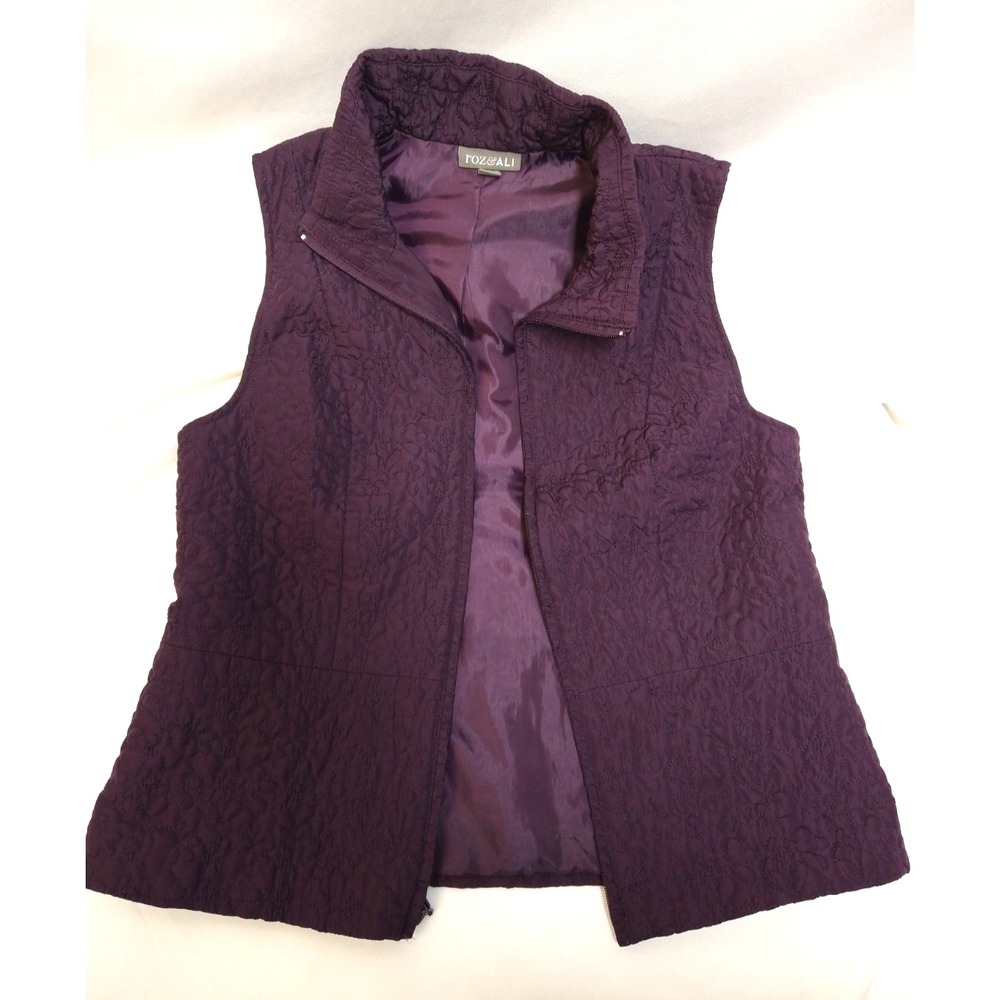 WOMENS ROZ & ALI QUILTED & LINED VEST, PLUM COLOR, SIZE M, STYLISH